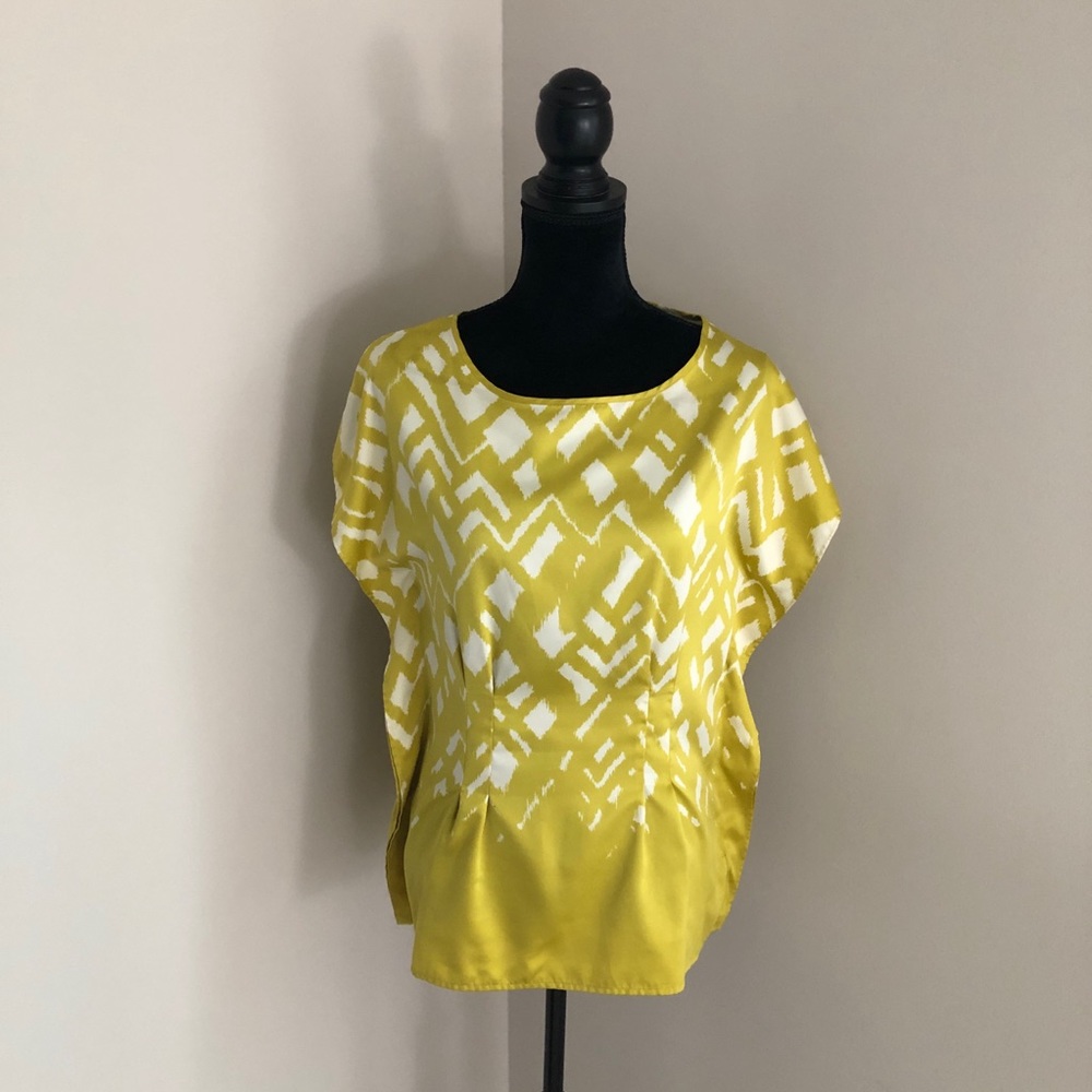 Outback red flutter blouse size small